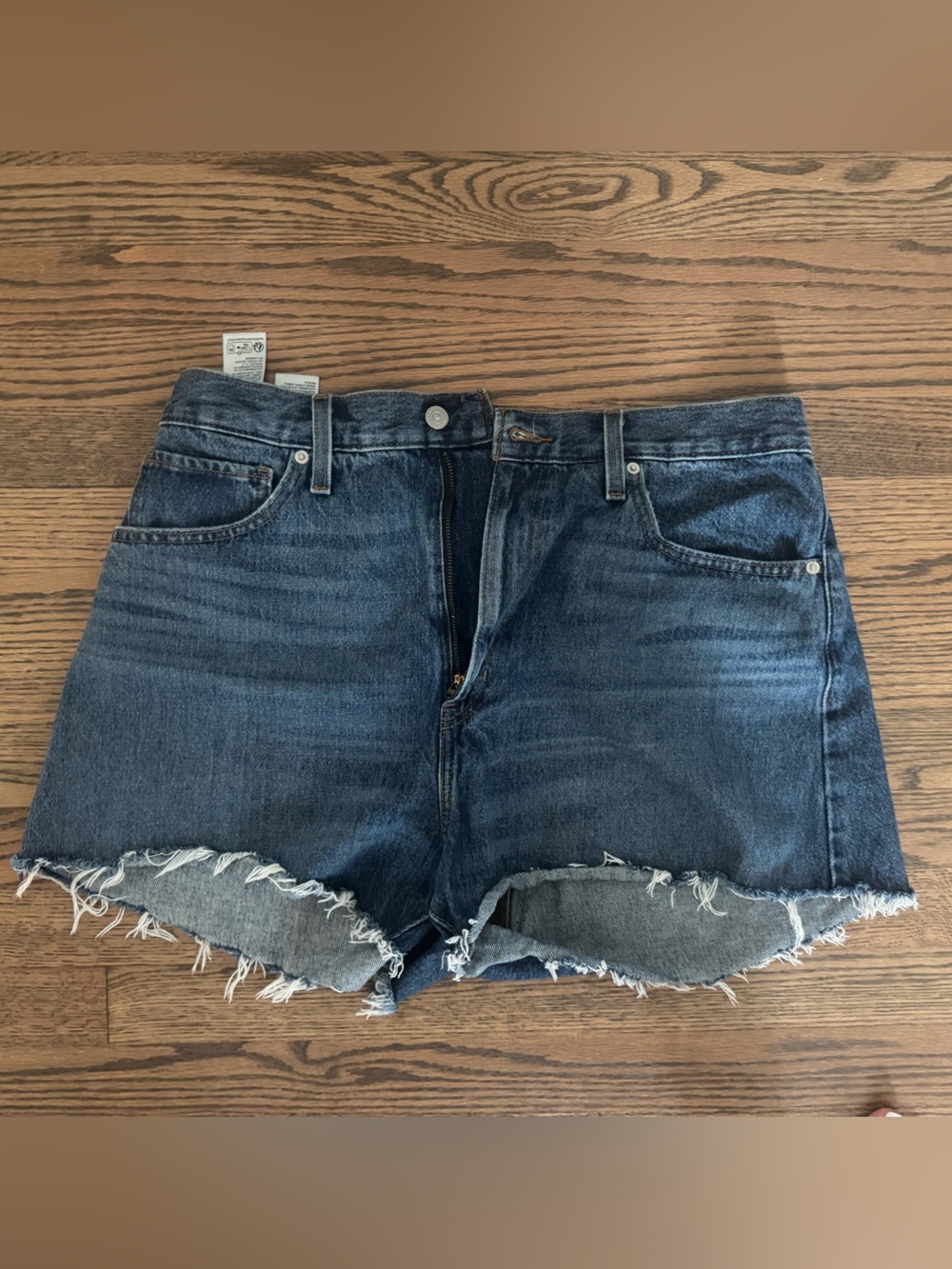 Levi High Waisted Mom shorts size 33